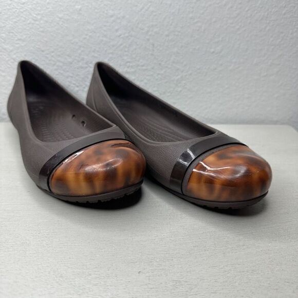 CROCS Brown Tortoise Shell Cap Toe Slip On Ballet Flat Shoes - Picture 1 of 9